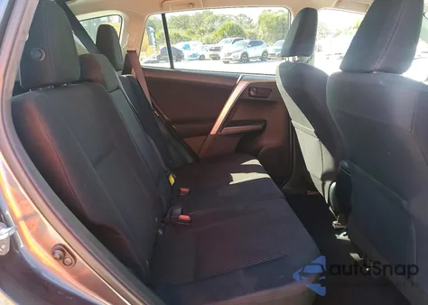 2016 Toyota Rav4 Le z USA, uszkodzony, nr VIN JTMZFREV5GJ086599